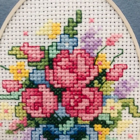 Framed Handmade Counted Cross Stitch Roses Floral Nosegay Bouquet Fiber Art - Picture 3 of 8